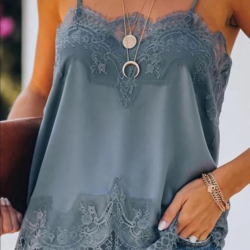 Beautiful detailed camisole ~ ✨ Host Pick ✨